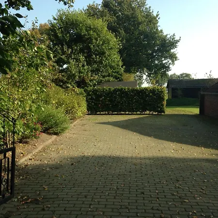 Unter Eichen בית נופש Uplengen